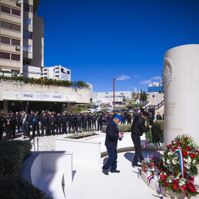 &lt;p&gt;Povodom 10. travnja kada je osnovana 9. bojna HOS-a, pored spomenika poginulima pripadnicima redovito se okupe pripadnici ove postrojbe&lt;/p&gt;
