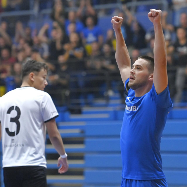 &lt;p&gt;Antonio Konsuo slavi pogodak za 1:0 Futsal Dinama protiv švedskog Orebroa&lt;/p&gt;