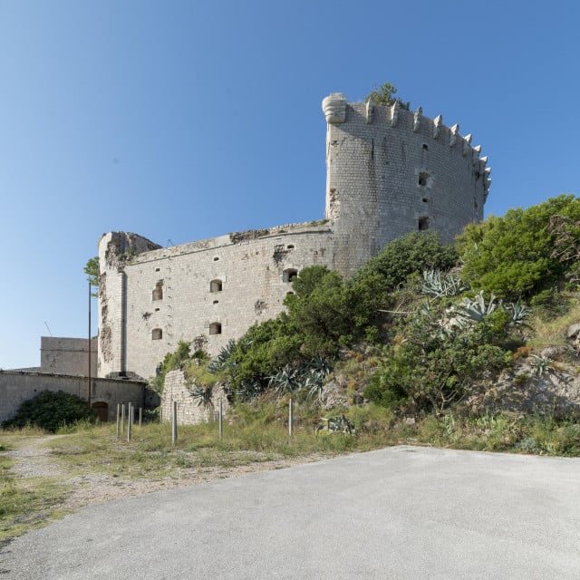 &lt;p&gt;DPDS želi tvrđavu obnoviti i tu otvoriti muzej - ulaz u tvrđavu&lt;/p&gt;