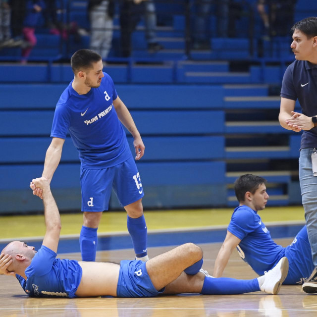 &lt;p&gt;Tuga Futsal Dinama - Neven Zonjić i Antonio Konsuo nakon poraza od Lubawe &lt;/p&gt;