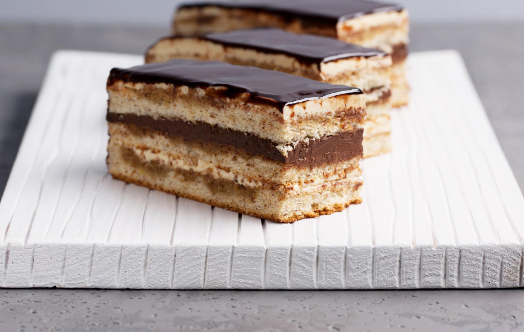 &lt;p&gt;Cake Opera on a gray background, horizontal, selective focus&lt;/p&gt;