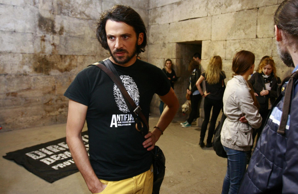 &lt;p&gt;Antej Jelenić je i ranije imao problema oko organizacije Adria Art Annalea u Podrumima...&lt;br&gt;
 &lt;/p&gt;