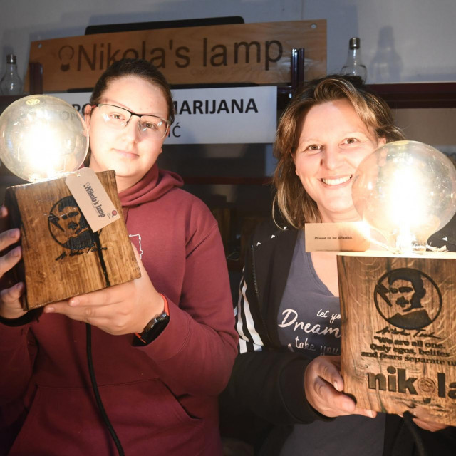 &lt;p&gt;Iz ‘laboratorija’ Antee i Marijane Svetić stižu vrhunske lampe s neraskidivim ličkim korijenima&lt;/p&gt;