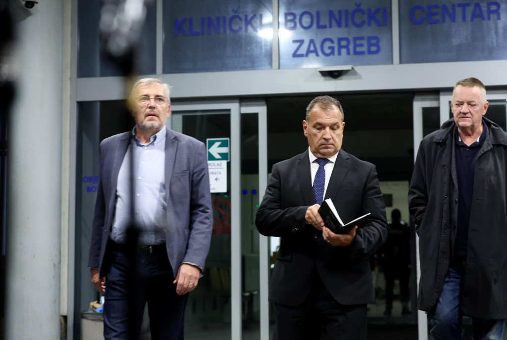 &lt;p&gt;Milivoj Novak, Vili Beroš i Krunoslav Capak ispred KBC Zagreb&lt;/p&gt;