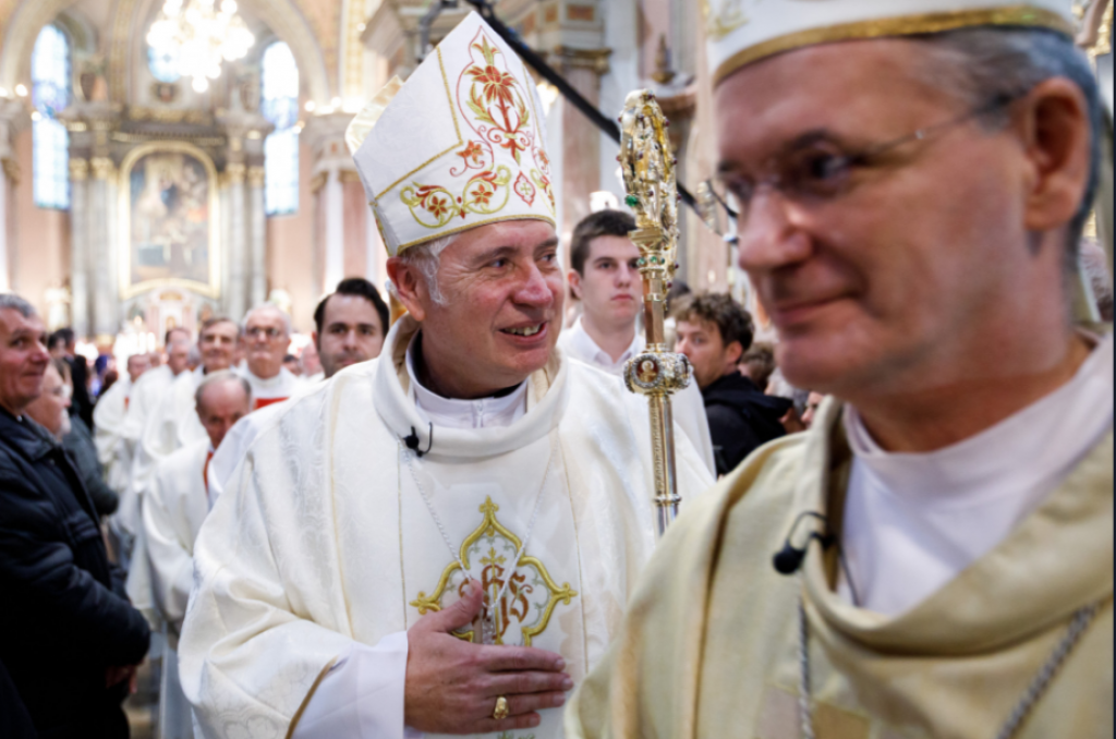 &lt;p&gt;Nadbiskup Dražen Kutleša u procesiji s novim subotičkim biskupom Ferencom Fazekasom&lt;/p&gt;