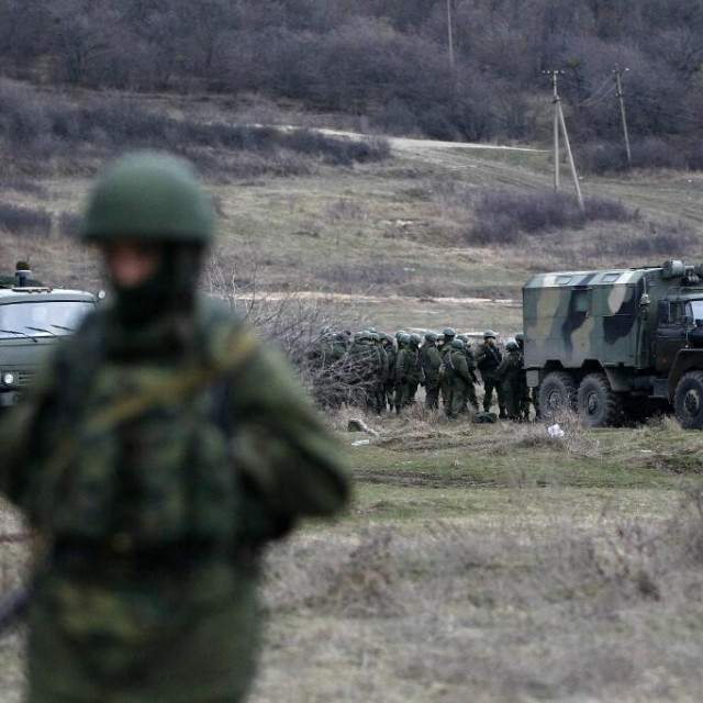 &lt;p&gt;Ruski vojnici smješteni kod ukrajinske vojne baze&lt;/p&gt;