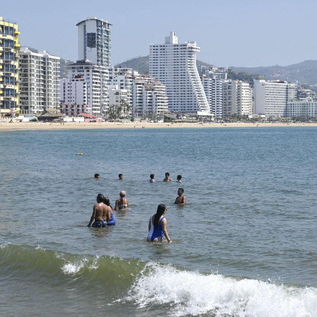 &lt;p&gt;Papagayo Beach, Acapulco&lt;/p&gt;

&lt;p&gt; &lt;/p&gt;