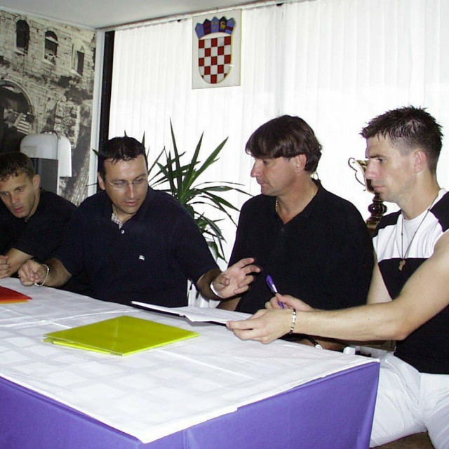 &lt;p&gt;Branko Grgić i Ivica Šurjak s prinovama Ivicom Pirićem, Deanom Računicom i Dariom Brglesom &lt;/p&gt;