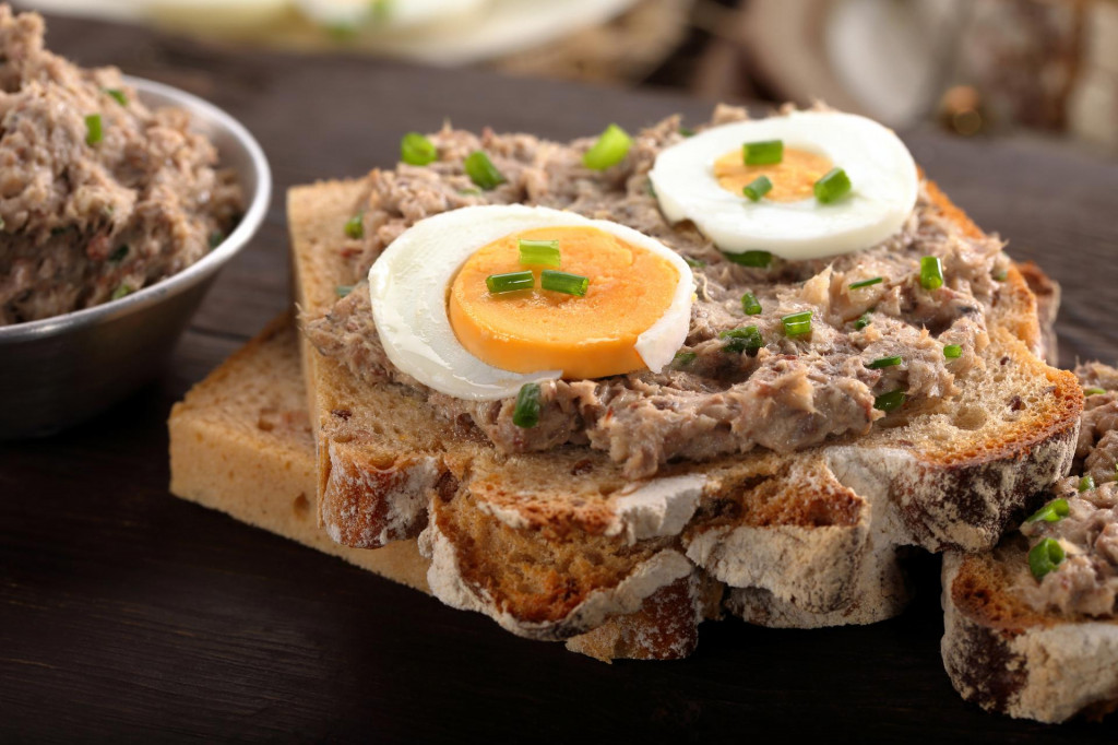 &lt;p&gt;healthy wholegrain bread sandwich with tuna paste and egg&lt;/p&gt;