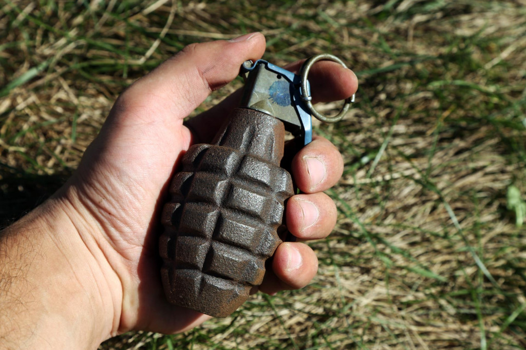 &lt;p&gt;American combat grenade in a man‘s hand&lt;/p&gt;