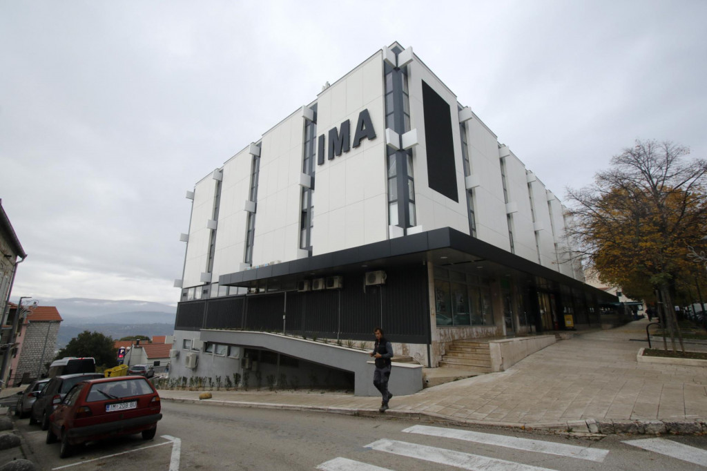 &lt;p&gt;Robna kuća ‘IMA‘ otvorena je 25. svibnja 1977. godine, na Dan mladosti koji je bio praznik bivše Jugoslavije&lt;/p&gt;