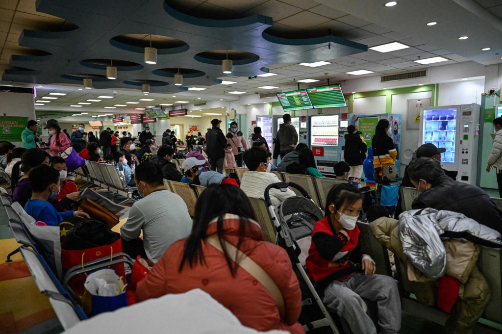 &lt;p&gt;Mreža za praćenje zaraznih bolesti ProMED objavila je u utorak da su bolnice u Pekingu i drugdje pretrpane bolesnom djecom s nedijagnosticiranom upalom pluća&lt;/p&gt;