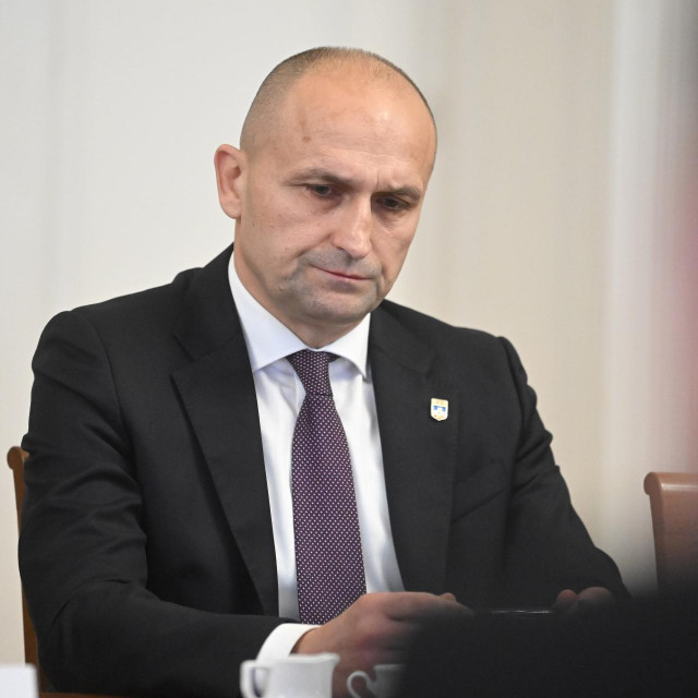 &lt;p&gt;Ivan Anušić smijenio je šeficu protokola i šefa osiguranja bivšeg ministra&lt;/p&gt;