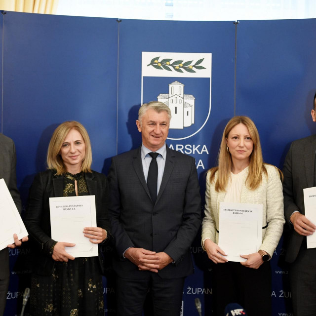 &lt;p&gt;Petar Gaćina, Katarina Grabovac, župan Božidar Longin, Katarina Žic Baričević i Srećko Jozić&lt;br&gt;
 &lt;/p&gt;