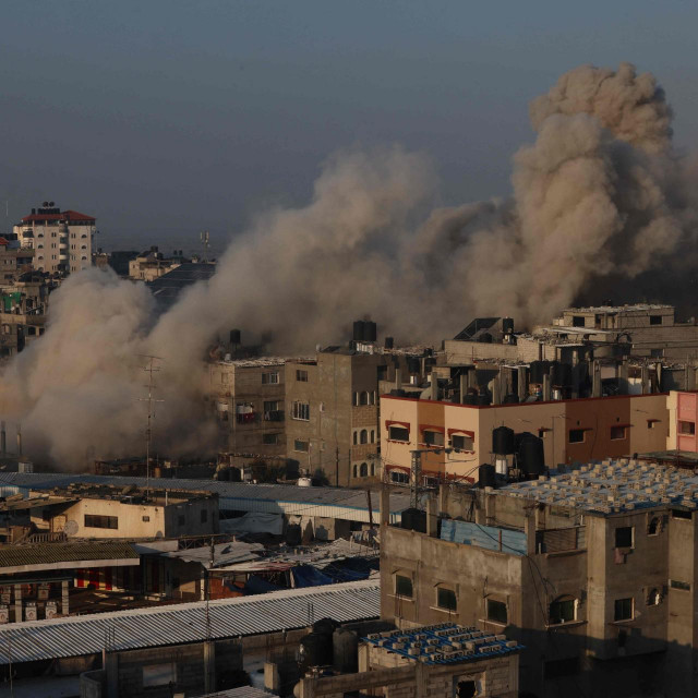 &lt;p&gt;Dim iznad Rafe nakon izraelskog zračnog napada na ovaj grad na jugu Pojasa Gaze 1. prosinca &lt;/p&gt;