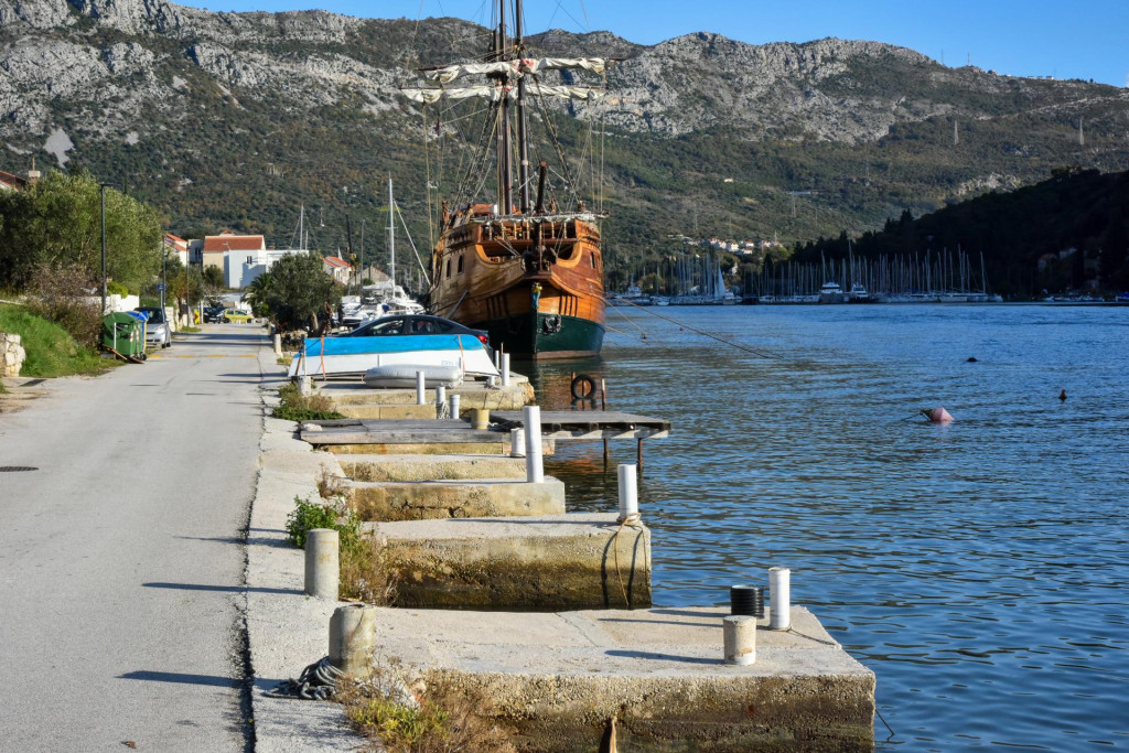 &lt;p&gt;Dubrovnik, 291123.&lt;br&gt;
Vezovi za brodove na uscu rijeke Omble.&lt;br&gt;
