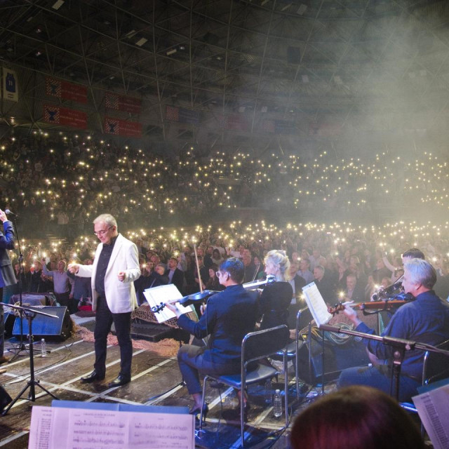 &lt;p&gt;Tomislav Bralić i klapa Intrade oduševili rasprodanu Cibonu&lt;/p&gt;