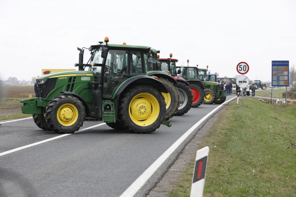 &lt;p&gt;Stanje u hrvatskoj poljoprivredi nije dobro, ali nije ni tako katastrofično loše kad vidimo kakve traktore naši seljaci vozaju po cestama&lt;/p&gt;