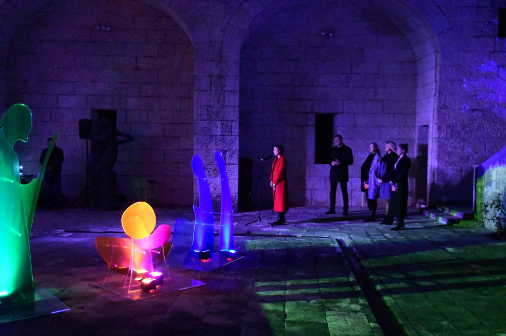 &lt;p&gt;U Umjetničkoj galeriji Dubrovnik predstavljena umjetnička instalacija Jaslice u Galeriji&lt;/p&gt;