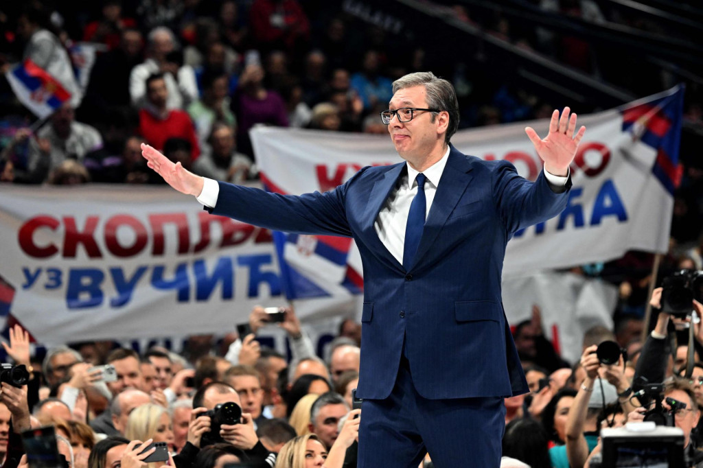&lt;p&gt;Aleksandar Vučić uživa u stranačkoj euforiji u prepunoj beogradskoj Areni&lt;/p&gt;
