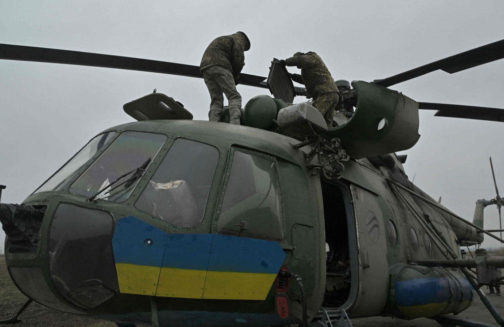 &lt;p&gt;Ukrajinci popravljaju helikopter Mi-8 u Doneckoj regiji&lt;/p&gt;
