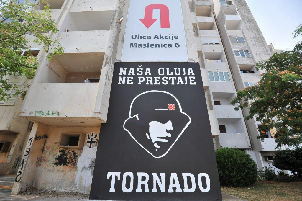 &lt;p&gt;Zadar, 140717&lt;br&gt;
Na zgradi u Ulici Ante Starcevica grafit navijacke udruge Tornado.&lt;/p&gt;
