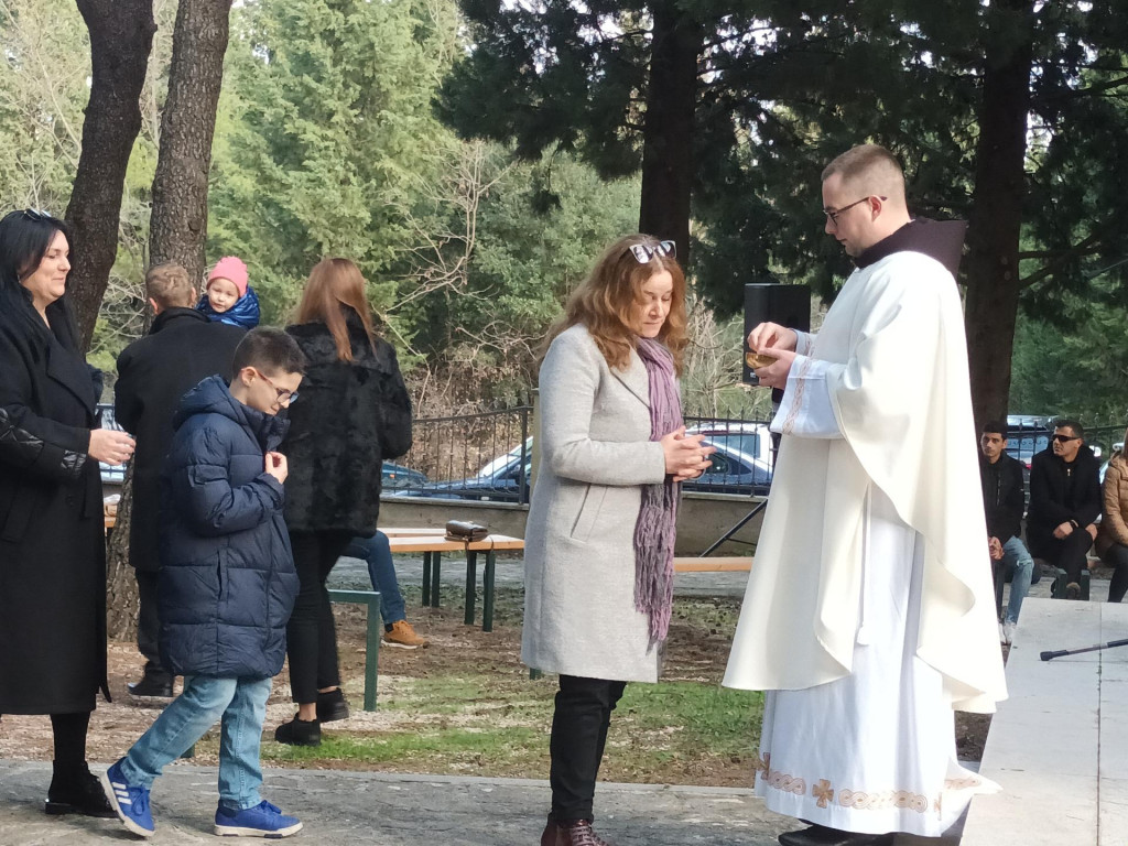 &lt;p&gt;Božićna misa u svetištu Svetog Ante na Dubravici kod Metkovića&lt;/p&gt;