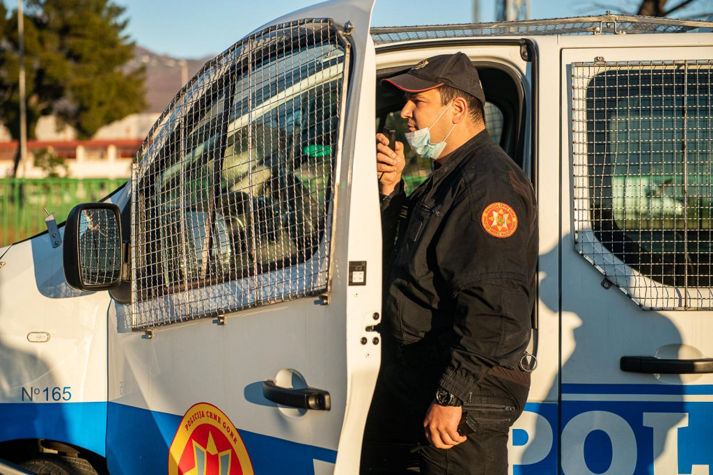 &lt;p&gt;Crnogorska policija utvrdit će sve okolnosti teške prometne nesreće (ilustracija)&lt;/p&gt;