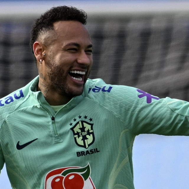 &lt;p&gt;Brazil‘s forward Neymar gestures during a training session on the eve of the FIFA World Cup 2026 qualifier football match against Uruguay, at the Centenario stadium in Montevideo, on October 16, 2023. (Photo by Eitan ABRAMOVICH/AFP)&lt;/p&gt;