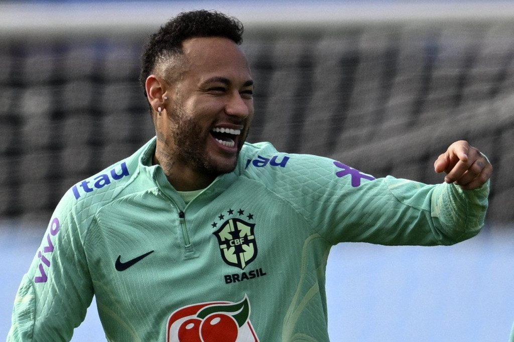 &lt;p&gt;Brazil‘s forward Neymar gestures during a training session on the eve of the FIFA World Cup 2026 qualifier football match against Uruguay, at the Centenario stadium in Montevideo, on October 16, 2023. (Photo by Eitan ABRAMOVICH/AFP)&lt;/p&gt;