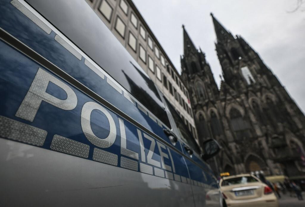 &lt;p&gt;Policijski kombi na ulici u Kölnu&lt;/p&gt;