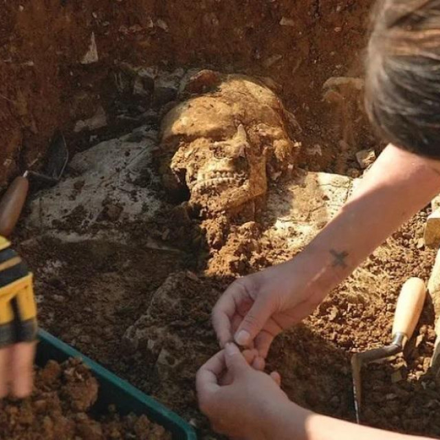 &lt;p&gt;U Walesu je otkriveno rijetko ranosrednjovjekovno groblje za koje se smatra da je iz 6. ili 7. stoljeća&lt;/p&gt;