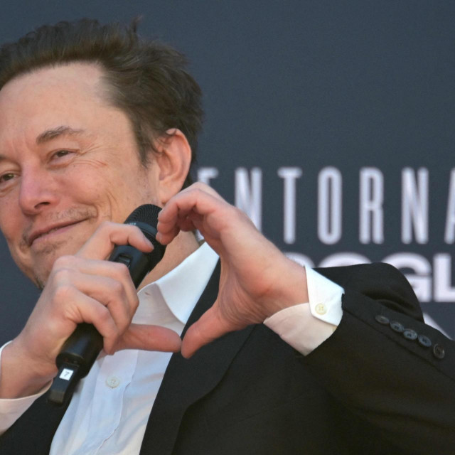 &lt;p&gt;TOPSHOT - X (formerly Twitter) CEO Elon Musk makes a heart with his hands during the Atreju political meeting organised by the young militants of Italian right wing party Brothers of Italy (Fratelli d‘Italia) on December 16, 2023 at the Sant‘Angelo Castle in Rome. (Photo by Andreas SOLARO/AFP)&lt;/p&gt;
