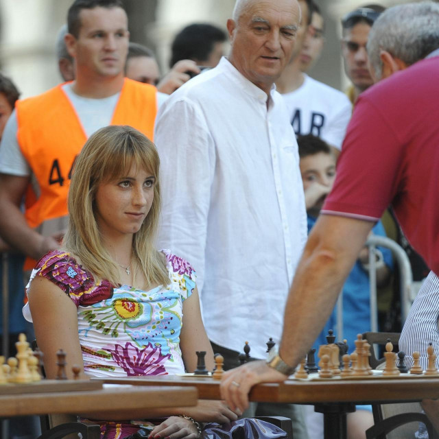 &lt;p&gt;Petra Martić na partiji šaha s Garijem Kasparovom&lt;/p&gt;