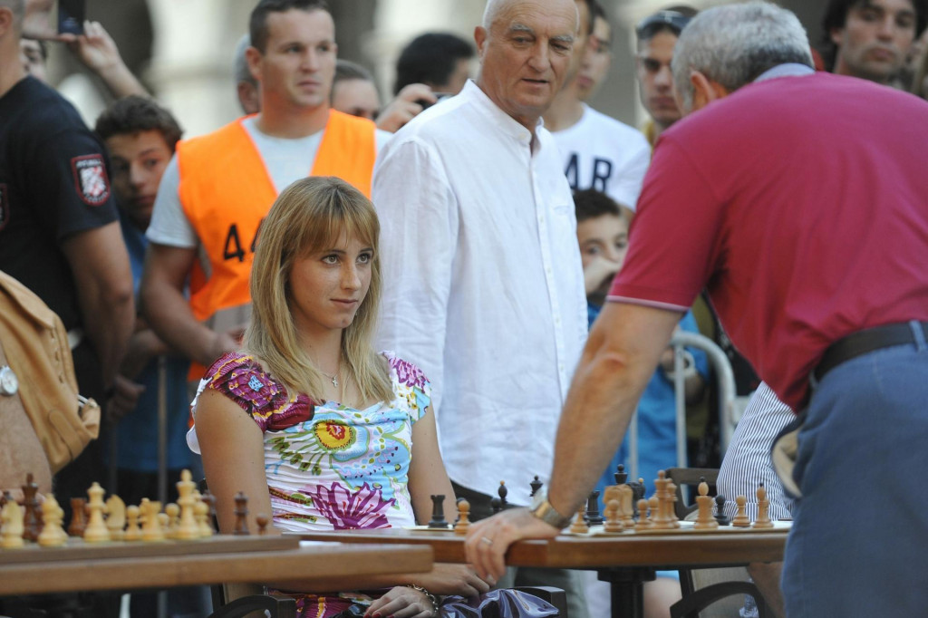 &lt;p&gt;Petra Martić na partiji šaha s Garijem Kasparovom&lt;/p&gt;