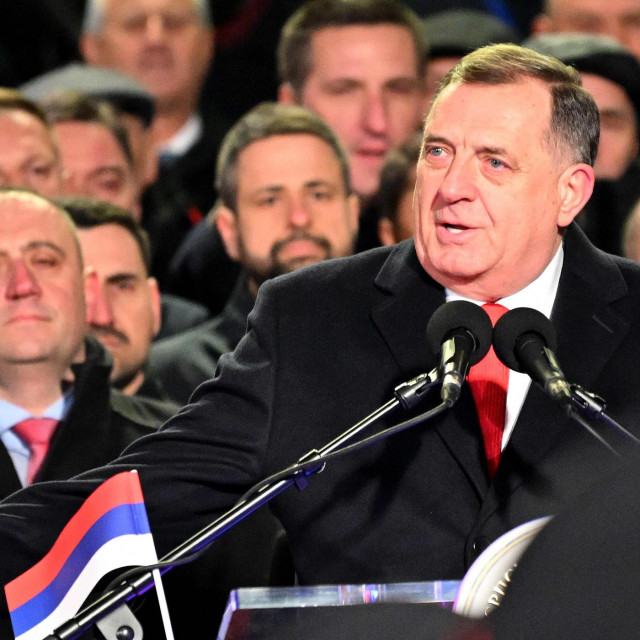 &lt;p&gt;Dodik govori na kontroverznoj proslavi Dana Republike Srpske u Banjoj Luci&lt;/p&gt;