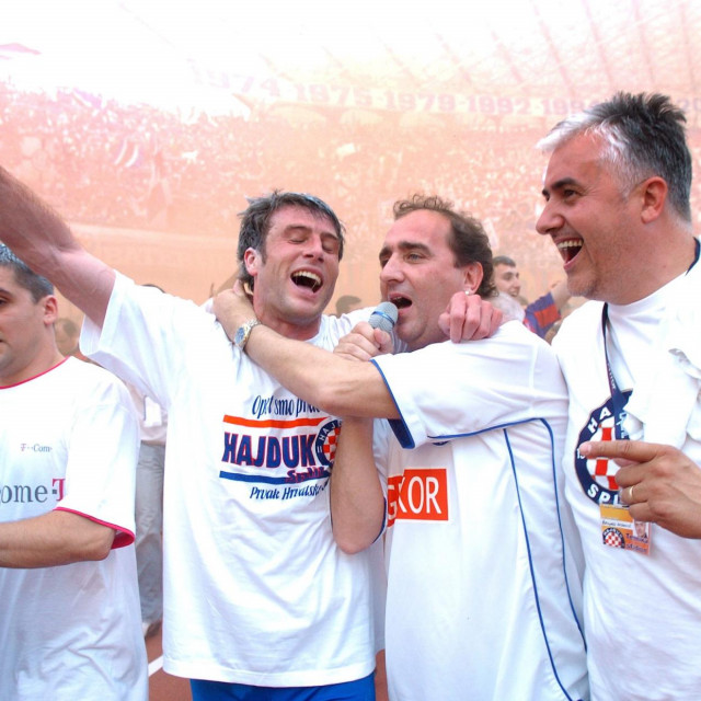 &lt;p&gt;Dragan Blatnjak slavi osvajanje titule prvaka Hrvatske s Hajdukom 2005.&lt;/p&gt;
