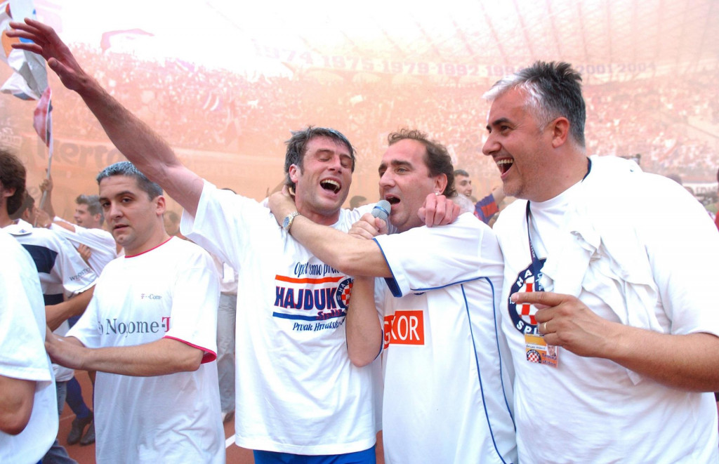 &lt;p&gt;Dragan Blatnjak slavi osvajanje titule prvaka Hrvatske s Hajdukom 2005.&lt;/p&gt;