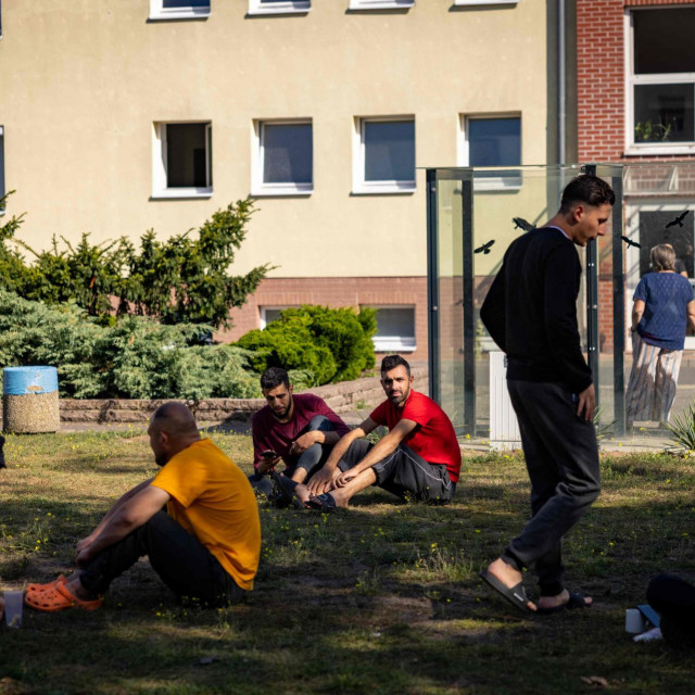 &lt;p&gt;Boravak u kolektivnome smještaju još je veći rizik za diskriminirane. Migranti u Njemačkoj&lt;/p&gt;
