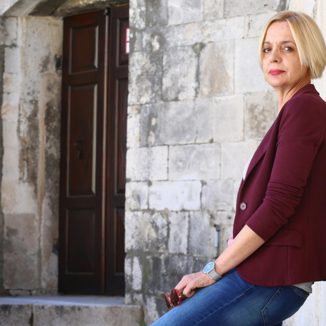 &lt;p&gt;Marina Vujčić nova je ravnateljica Kulturno - edukacijskog centra u Trogiru&lt;/p&gt;
