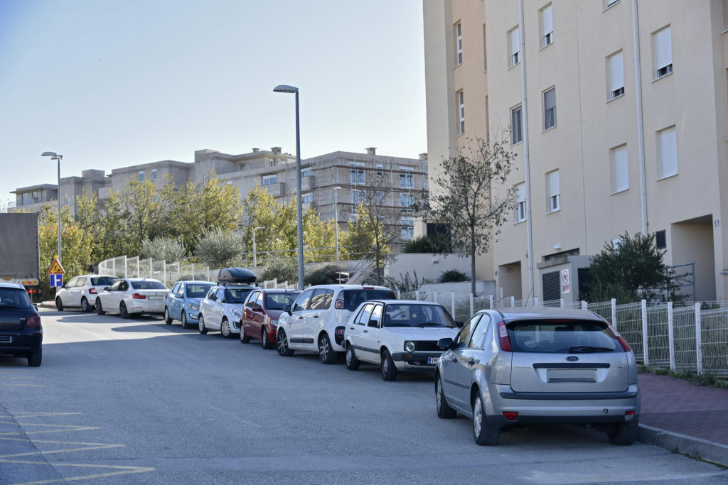 &lt;p&gt;23-godišnjak se sumnjiči da je na području Splita ulazio u parkirana vozila&lt;/p&gt;