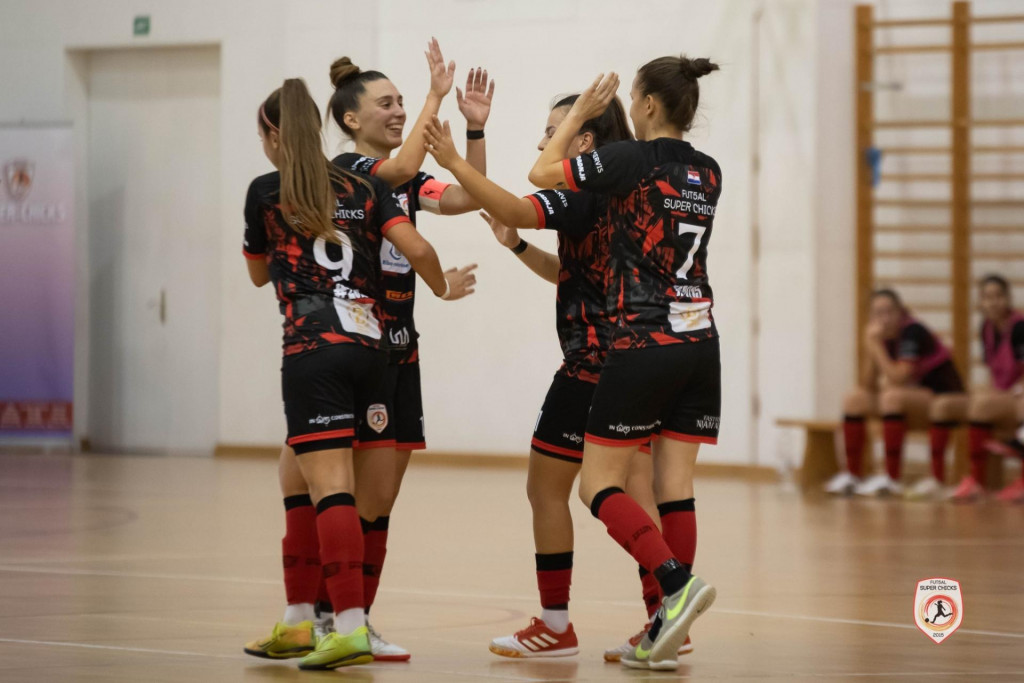 &lt;p&gt;Futsal Super Chicks&lt;/p&gt;