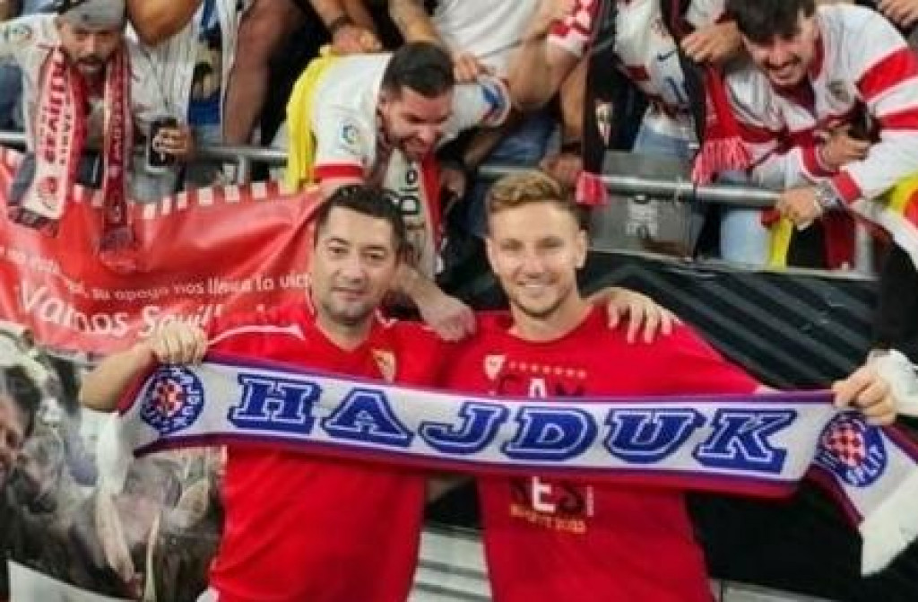 &lt;p&gt;Rakitić i grupa Splićana, nakon finala Europa lige 2022./23.&lt;/p&gt;