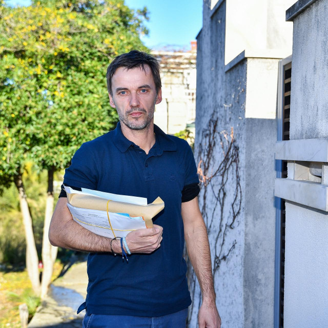 &lt;p&gt;Vedran Jerković skoro osam godina radi kao poštar&lt;/p&gt;