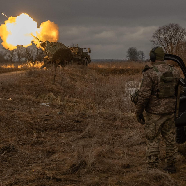 &lt;p&gt;Ukrajinska artijerija gađa ruske pozicije u Donjeckoj oblasti&lt;/p&gt;