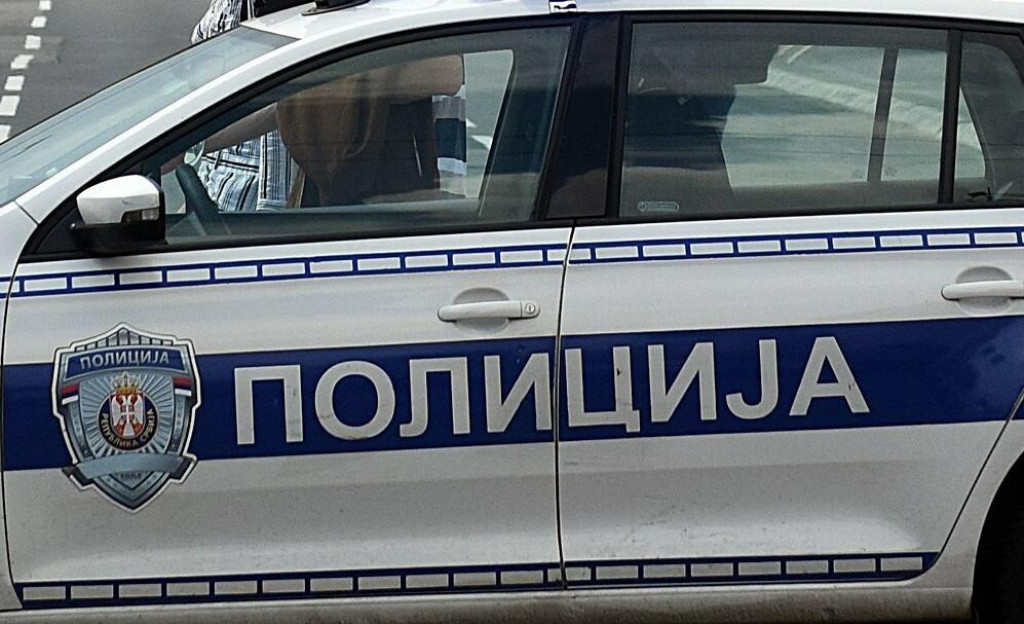 &lt;p&gt;Vozilo policije u Beogradu&lt;/p&gt;