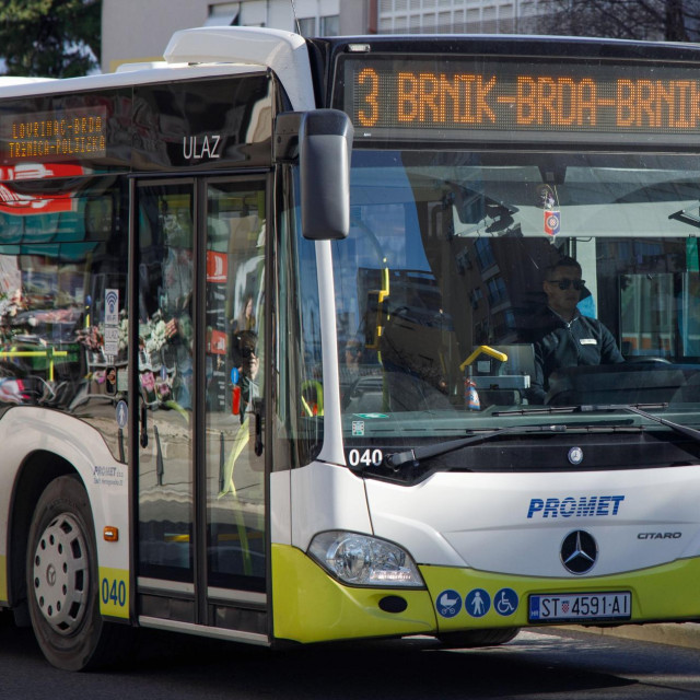 &lt;p&gt;Prometov autobus koji vozi na liniji broj 3 na relaciji Brda-Brnik-Brda&lt;/p&gt;
