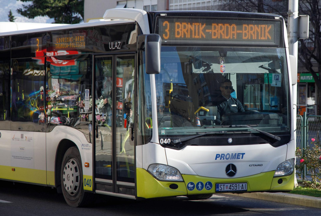 &lt;p&gt;Prometov autobus koji vozi na liniji broj 3 na relaciji Brda-Brnik-Brda&lt;/p&gt;