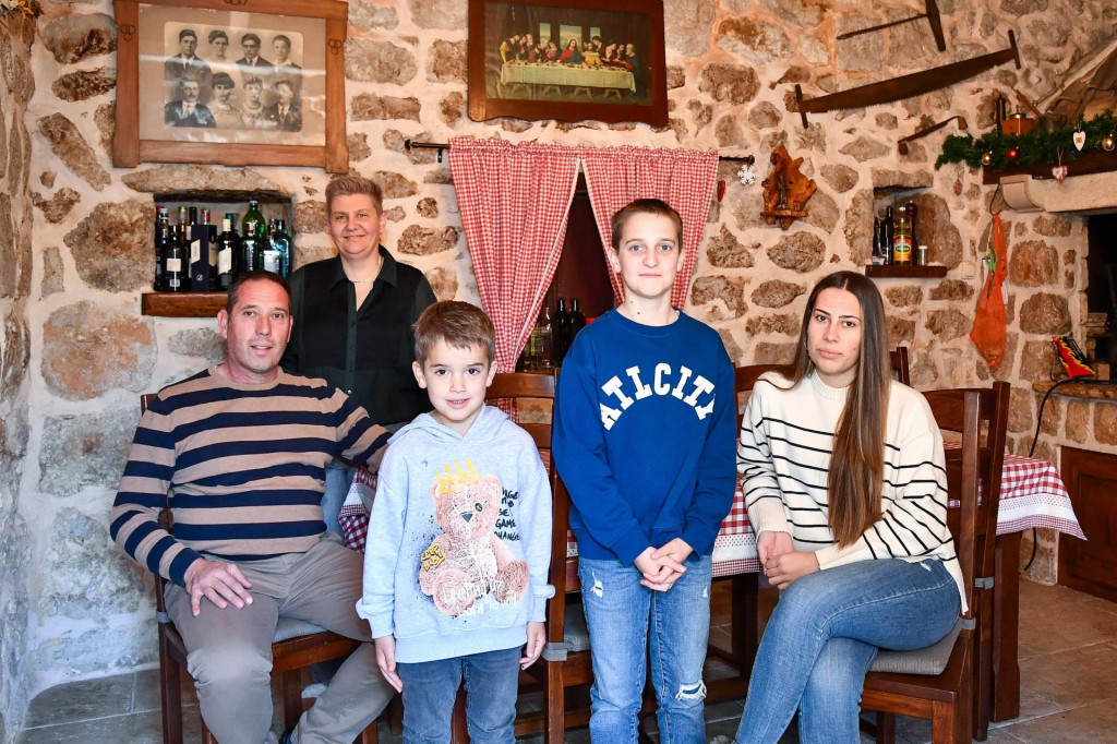 &lt;p&gt;Festanjul Vladimir Buć s obitelji&lt;/p&gt;