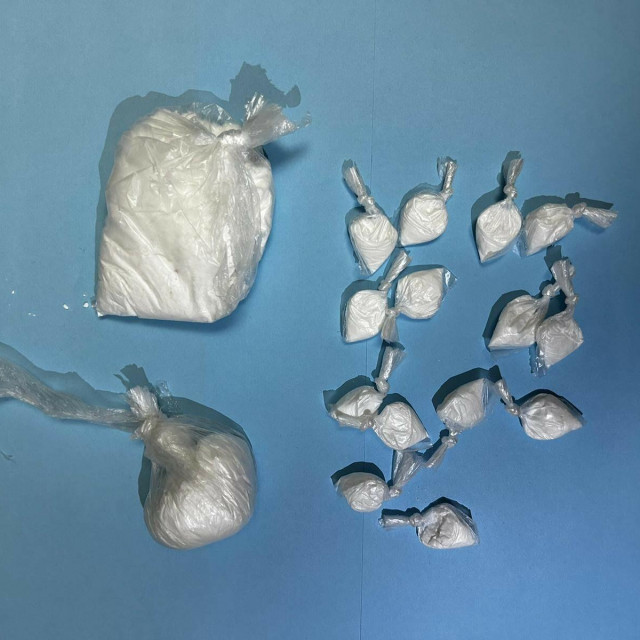 &lt;p&gt;U osobnom vozilu 40-godišnjaka policija je pronašla preko 60 grama kokaina&lt;/p&gt;